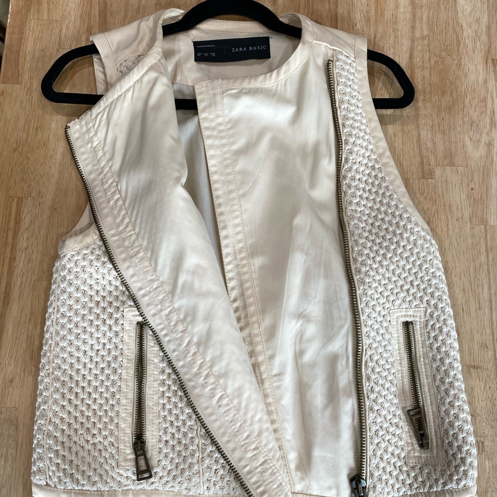 Zara Cream Sleeveless Vest Cream with Crochet detail - Picture 3 of 7